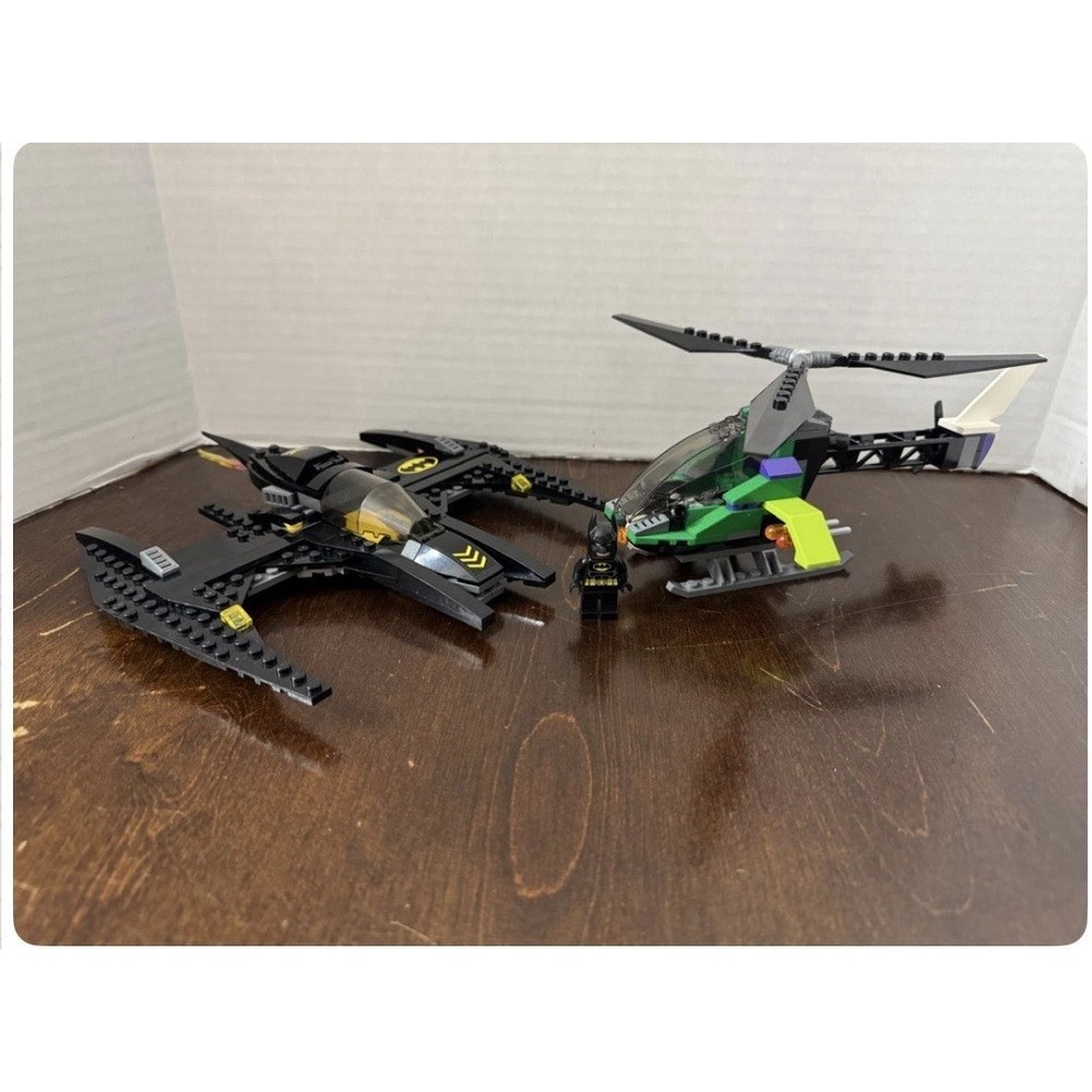 LEGO Batman 6863 Batwing Gotham City 97% Complete Missing 2 Minifigures No Box